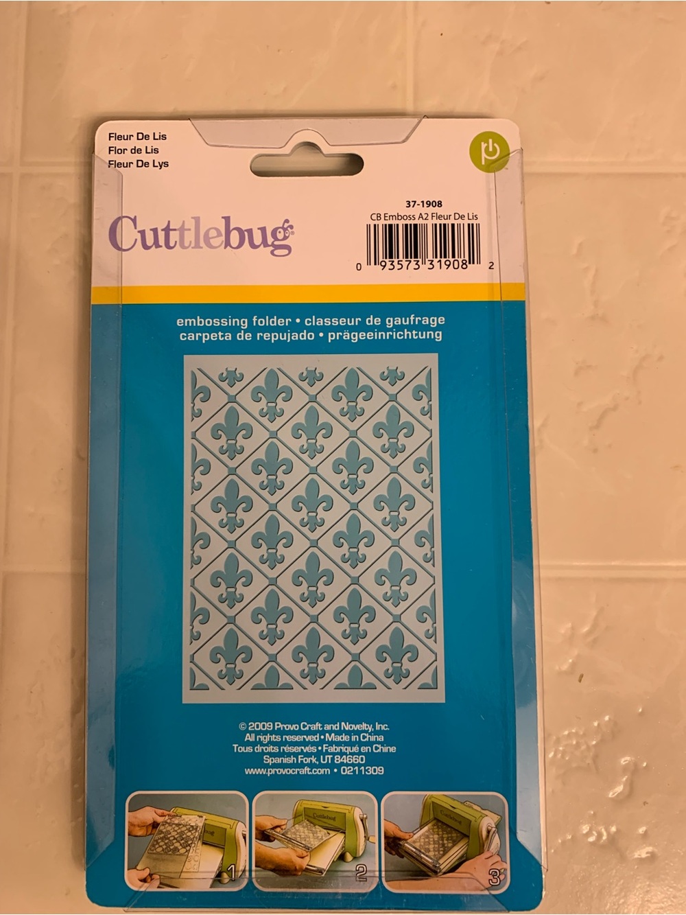 Cuttlebug Fleur De Lis Embossing Folder - Picture 4 of 4